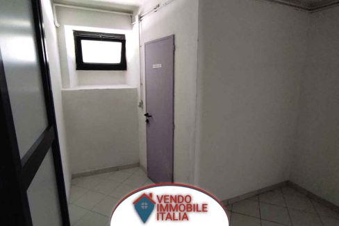 Locale-commerciale-via-romagnoli-latina-LT-17