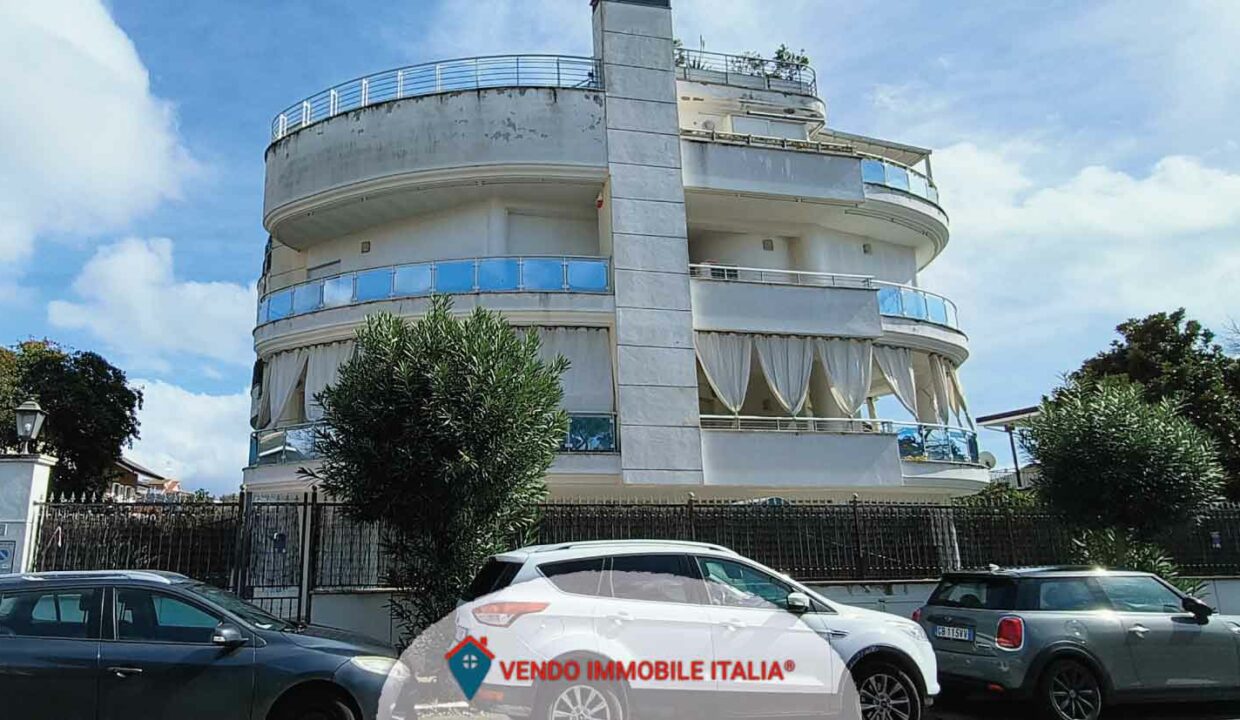 Attico-via-emilia-Latina-LT-03