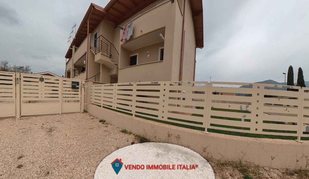 Villino-via-fiume-ninfa-Sermoneta-LT-02