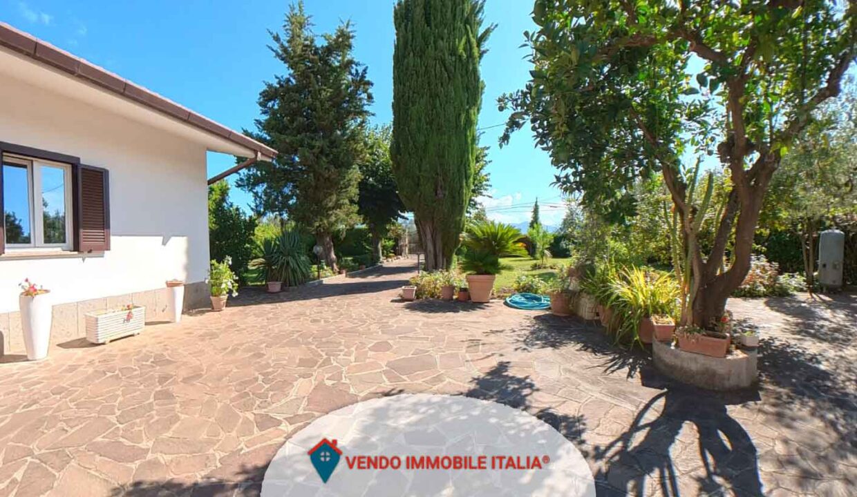 Villa-via-delle-vigne-Cisterna-di-Latina-LT-10