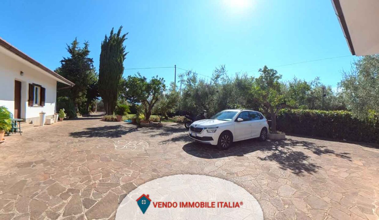 Villa-via-delle-vigne-Cisterna-di-Latina-LT-23
