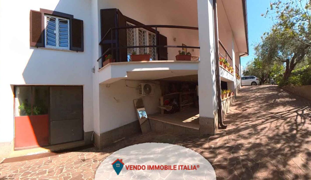 Villa-via-delle-vigne-Cisterna-di-Latina-LT-40